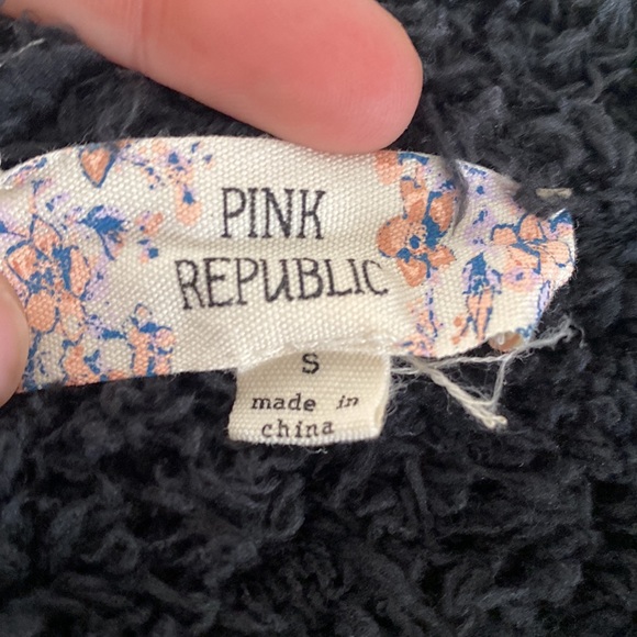 Pink Republic black fuzzy sweater - Picture 4 of 4